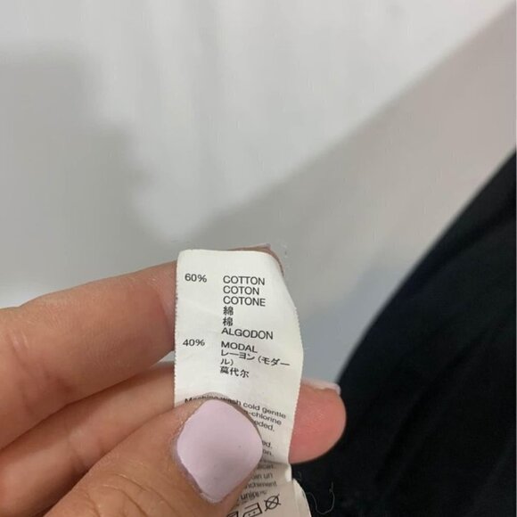 GAP woman’s sleeveless blouse. Embroidered beading collar. Soft! Size XS. Modal/ - Picture 5 of 6